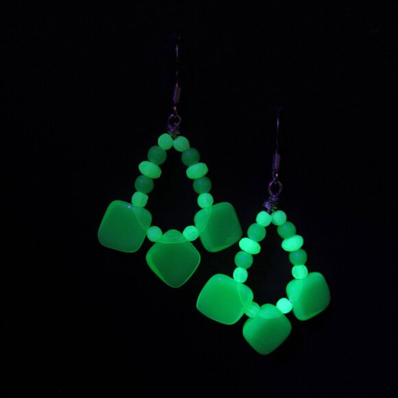 Uranium glass earrings - Picture 5 of 13